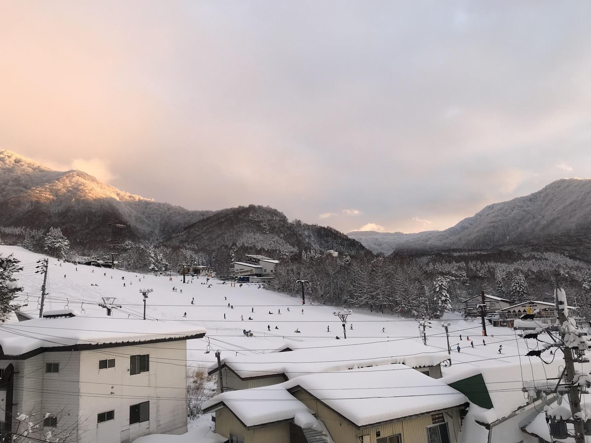 田川酒店 山之內 外观 照片